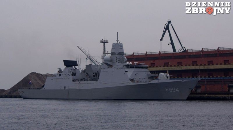 Holenderski HNLMS De Ruyter pozostał w Gdyni
