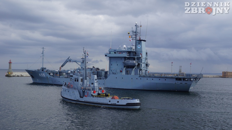 FGS Main opuszcza port