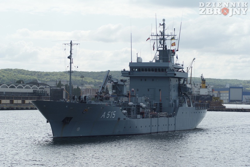 Okręt dowodzenia ćwiczeń - FGS Main