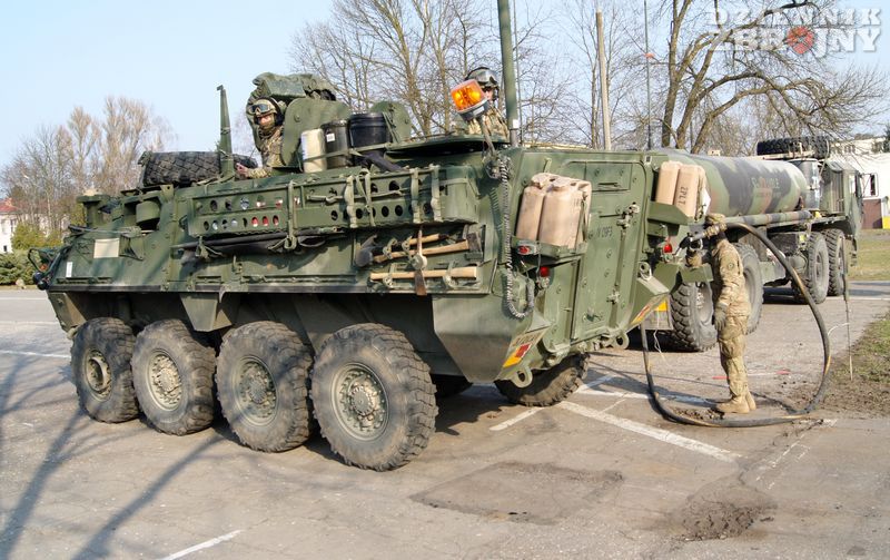 Amerykanie sami dbali o przekazywanie paliwa do swoich wozów. 