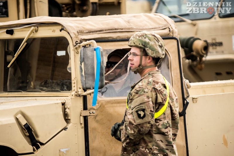 dodaj nazwę zdjęcia