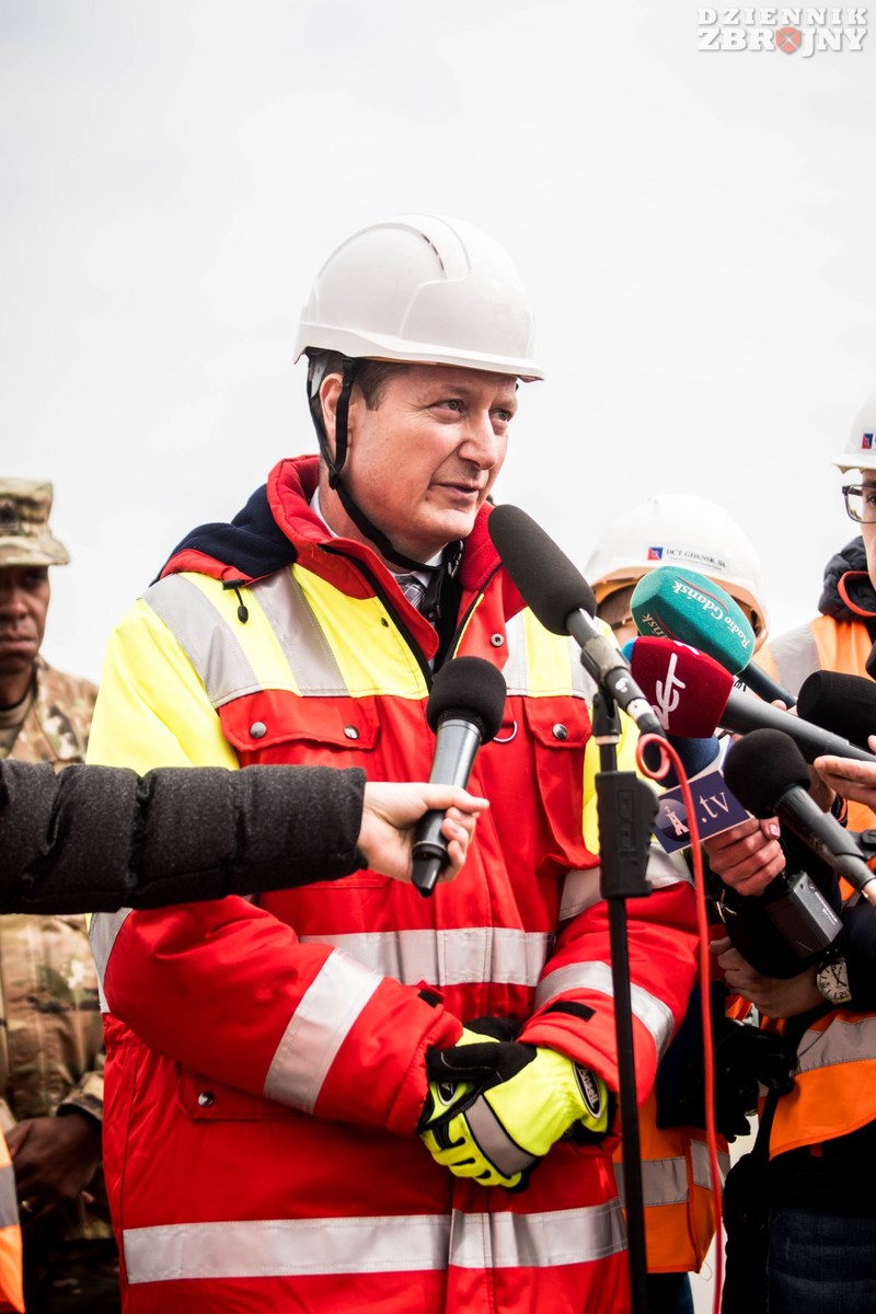 dodaj nazwę zdjęcia