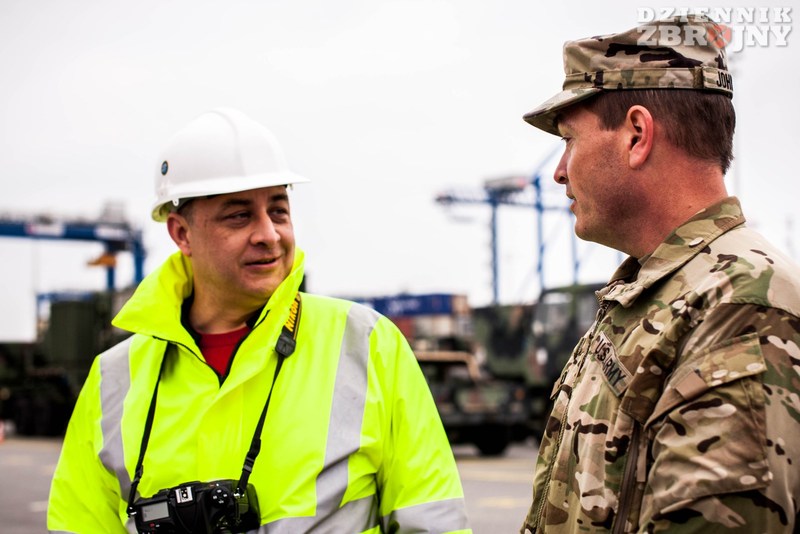 dodaj nazwę zdjęcia