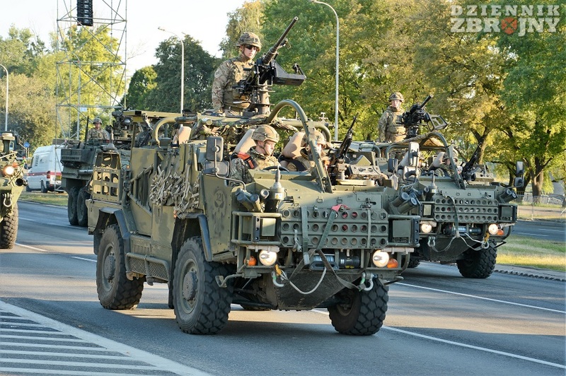 Pojazdy Jackal brytyjskiego pododdziału rozpoznawczego. 